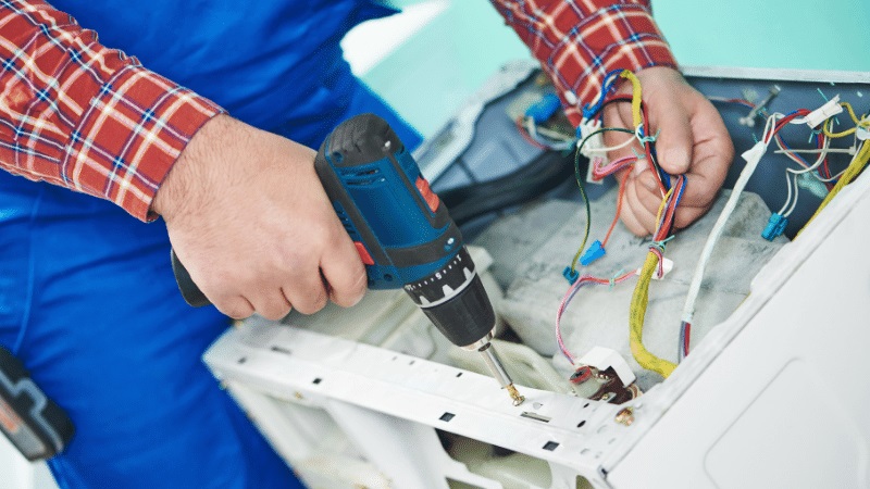 Sultangazi Electrolux Electrolux çamaşır makinesi kart tamiri – Su almama arızası orijinal parça ile giderildi. - Teknik servis örneği